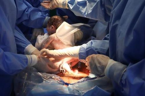Hải Phòng: Giữ chân người bệnh nhờ đổi mới kỹ thuật và nâng cao dịch vụ