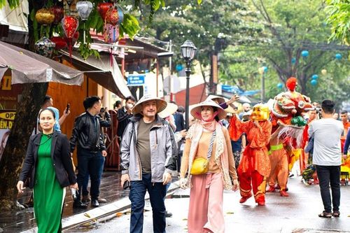 Sôi động thị trường du lịch Tết