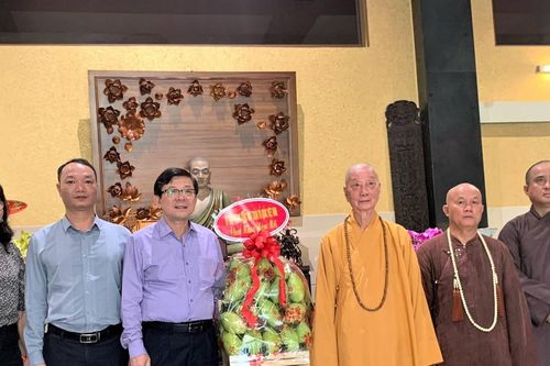 Phó Chủ tịch Nguyễn Hữu Dũng đến thăm, chúc Tết chức sắc, nhân sĩ, trí thức tại TP HCM