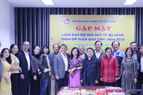 Gặp mặt lãnh đạo, cán bộ văn phòng Hội Nhà Báo Thành Phố Đà Nẵng qua các thời kỳ