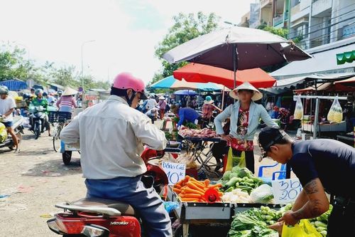 Dẹp chợ tự phát, siết an toàn vệ sinh thực phẩm