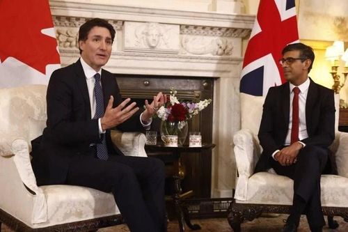 Anh ngừng đàm phán thương mại với Canada