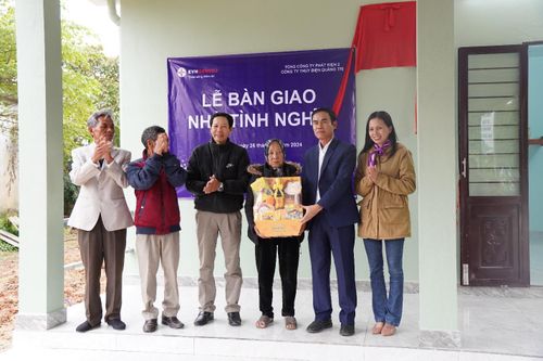 Công ty Thủy điện Quảng Trị bàn giao 3 nhà tình nghĩa cho gia đình khó khăn