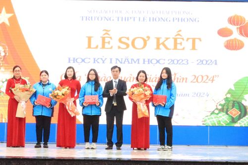 Hải Phòng: Biểu dương giáo viên, học sinh đạt thành tích cao trong học tập