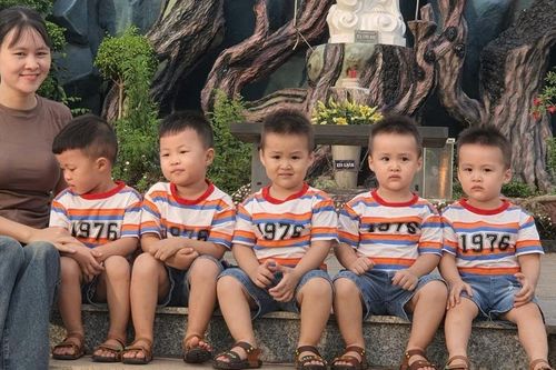 Vợ chồng sinh 5 con trai trong 13 tháng, hài hước kể chuyện phân xử