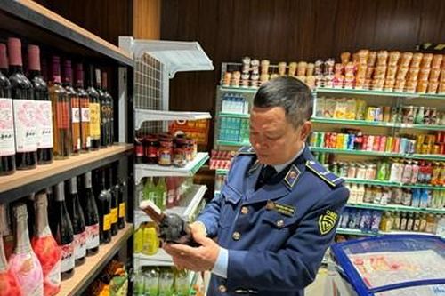 Bắc Ninh xử phạt hàng loạt vụ buôn bán hàng giả, hàng cấm dịp cận Tết Nguyên đán