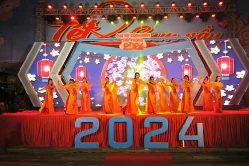 Rộn ràng 'Vũ điệu mùa Xuân'