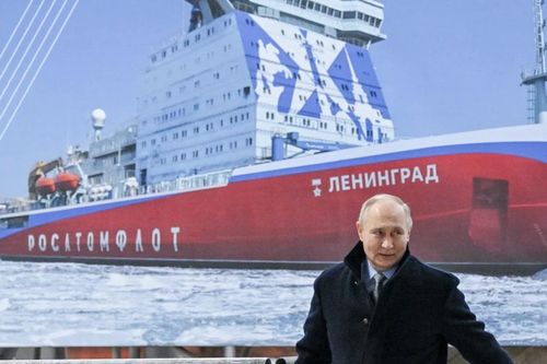 Tổng thống Nga Vladimir Putin phát lệnh đóng tàu phá băng hạt nhân mới