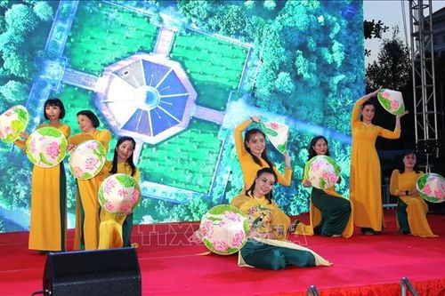 'Xuân quê hương' ấm tình Việt tại Campuchia