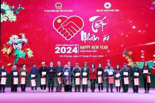 'Tết Nhân ái' đến với người khó khăn, gia đình chính sách ở Hải Dương