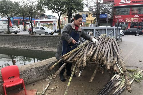 Người lao động vất vả mưu sinh trong ngày rét đậm, rét hại