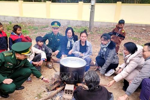 Xuân ấm biên cương