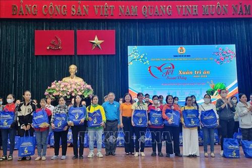 Rộn ràng các hoạt động chăm lo Tết người lao động và thiếu nhi