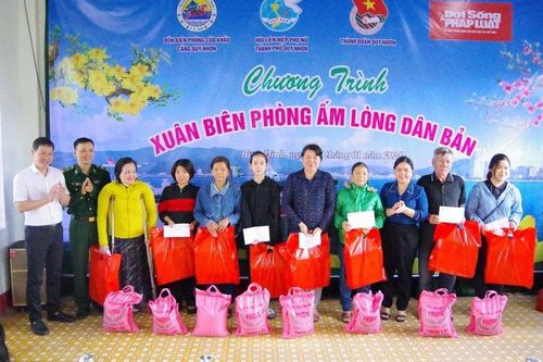 Mang Xuân ấm biên phòng đến hàng chục hộ dân khó khăn ở Bình Định