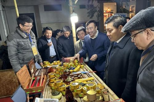 Hội chợ xúc tiến thương mại gắn kết du lịch, quảng bá văn hóa địa phương tại huyện Quốc Oai