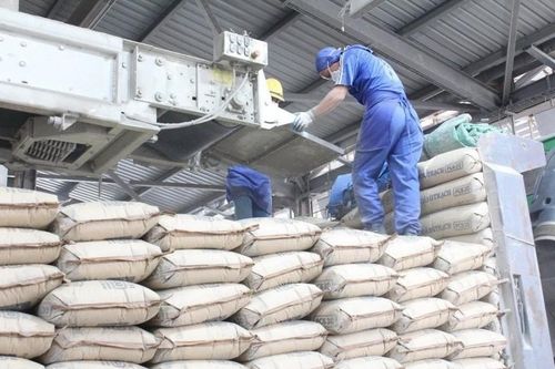 Xuất khẩu clinker và xi măng thu về hơn 1,32 tỷ USD trong năm 2023