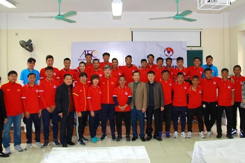Bế giảng Khóa đào tạo huấn luyện viên bóng đá chứng chỉ C – AFC/VFF năm 2024 tại Thanh Hóa
