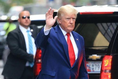 Ông Trump thua kiện, phải bồi thường hơn 83 triệu USD cho 1 cựu nhà báo