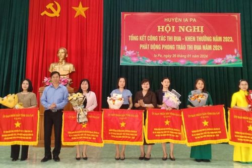 Nhiều tập thể, cá nhân huyện Ia Pa được khen thưởng trong phong trào thi đua yêu nước