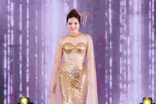 CEO Ngọc Trang diện dạ hội quyến rũ tại 'Đêm hội chào xuân 2024'