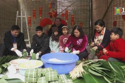 Bánh chưng đong đầy yêu thương cho trẻ em vùng cao