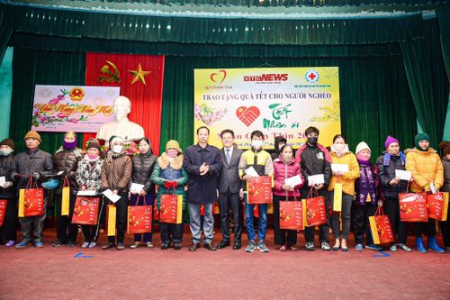 Báo điện tử VTC News trao quà Tết hỗ trợ người nghèo ở Thái Bình