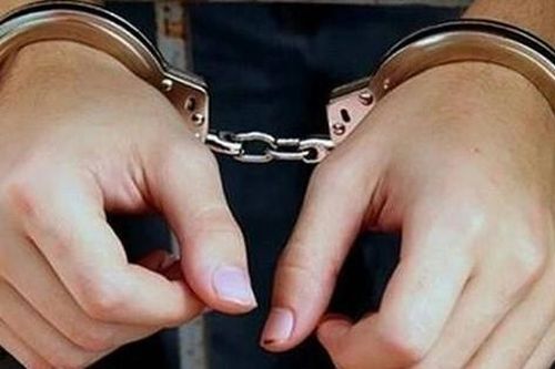Ngồi tù vì trộm 8 chai lăn khử mùi