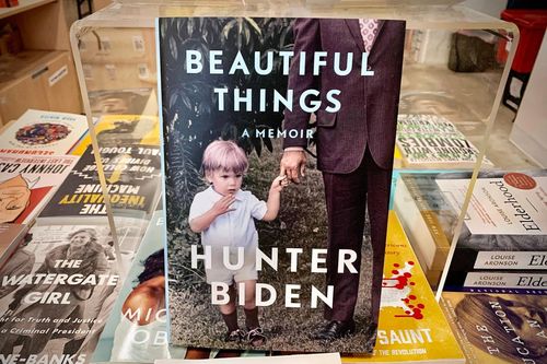 Bài học từ con trai Tổng thống Joe Biden - Hãy cẩn thận với hồi ký của bạn