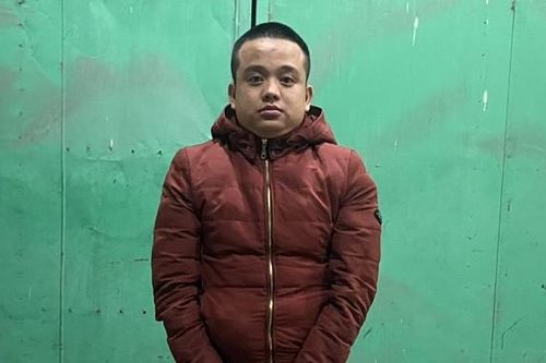 Bị lực lượng Công an khám xét, 'trùm' vay nặng lãi định 'nuốt sống' gói heroin