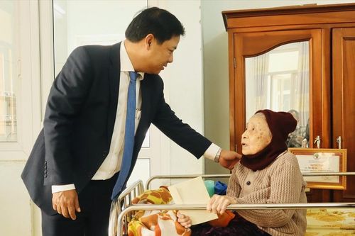 Quảng Nam: Trao tặng quà Tết tại Trung tâm Nuôi dưỡng, điều dưỡng người có công