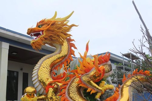 Cận cảnh linh vật rồng đang gây 'bão' mạng xã hội ở Quảng Trị