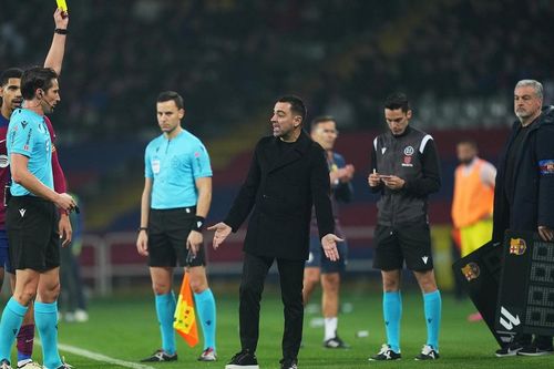 HLV Xavi xin từ chức gây sốc, tuyên bố Barcelona 'hết cứu chữa'