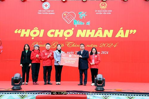 Tuyên Quang: Ấm áp chợ Tết 0 đồng ở Nà Ho