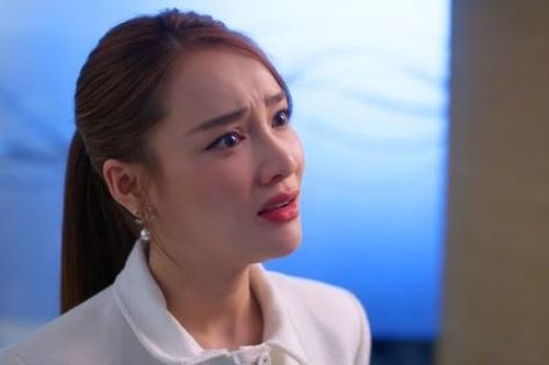 Dù chỉ là diễn xuất nhưng Nhã Phương 'tát thẳng tay' người đẹp Minh Trang, thật đến phát 'sốt'