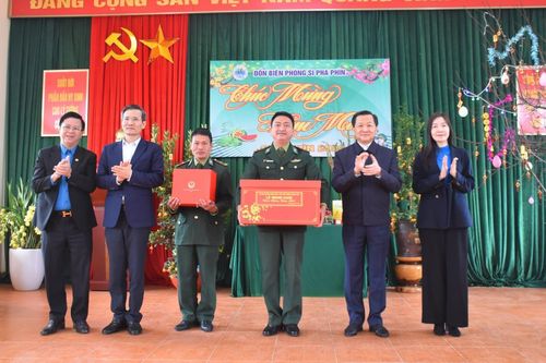 Phó Thủ tướng Chính phủ Lê Minh Khái thăm, chúc Tết cán bộ, chiến sĩ BĐBP và nhân dân khu vực biên giới tỉnh Điện Biên