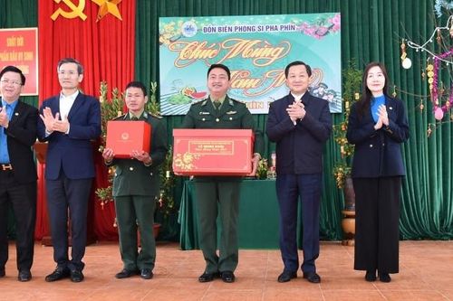 Phó Thủ tướng Lê Minh Khái thăm, chúc Tết Nguyên đán Giáp Thìn 2024 tại Điện Biên
