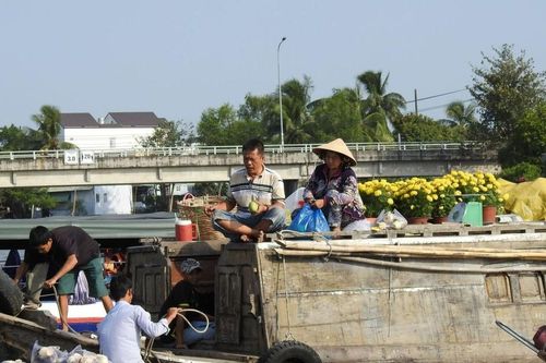 Ngày Tết, đi chợ quê miền sông nước
