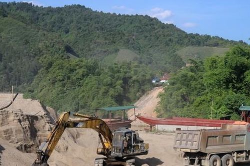 Tước giấy phép một doanh nghiệp khai thác khoáng sản ở Lào Cai