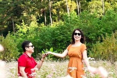 Chí Trung cùng bạn gái háo hức đón xuân, Hoa hậu Mỹ Linh du lịch Dubai