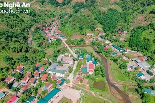 Cuộc sống mới dưới chân núi Pu Phen