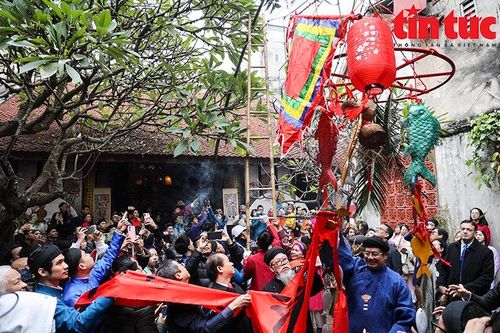 Tái hiện Tết Việt xưa trên phố cổ Hà Nội