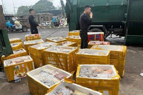 Hà Nội: Phát hiện 4 tấn mỡ nước, tóp mỡ không rõ xuất xứ