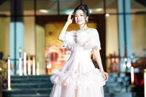 Ngắm nét dịu dàng của diễn viên Kiều Anh