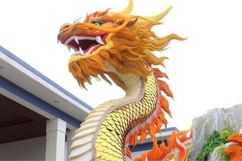 Quảng Trị trình làng tượng linh vật rồng với thần sắc uy nghi, vảy vàng sáng loáng