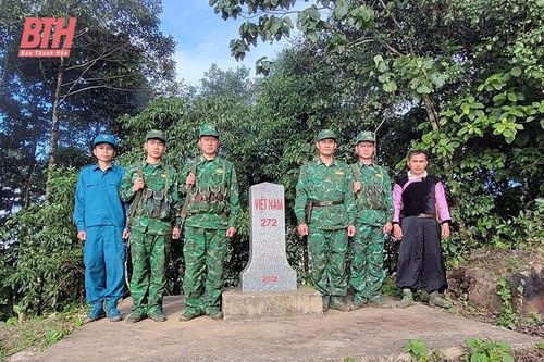 Chiến sĩ biên phòng dệt mùa xuân nơi biên cương