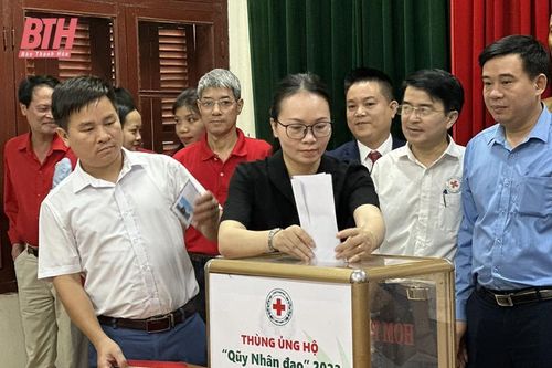 Dấu ấn 'sắc áo đỏ'