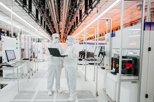 'Ông lớn' sản xuất chip châu Âu gấp rút thuê nhân công ở Ấn Độ và Việt Nam