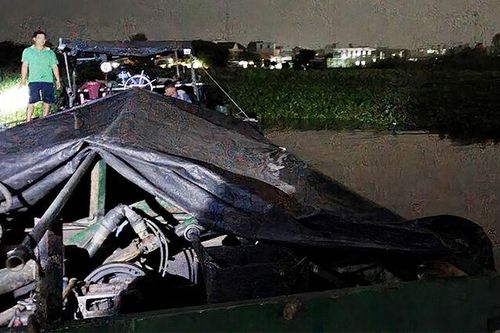 Bắt quả tang 3 đối tượng khai thác cát trái phép
