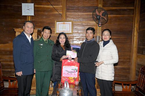 Trưởng ban Tuyên giáo Tỉnh ủy thăm, chúc tết tại huyện Mường Nhé