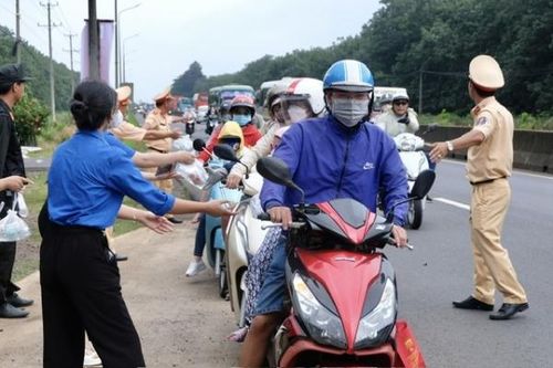 Bố trí lực lượng kịp thời xử lý, giải tỏa phương tiện khi xảy ra ùn tắc